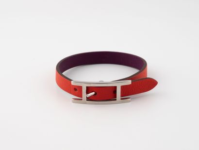 HERMES Behapi
Bracelet en cuir de veau réversible...