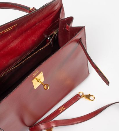 HERMES, Paris 
Sac Kelly en sellier 32 cm...