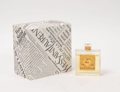 YVES SAINT LAURENT
Lot de 2 flacons de parfums...