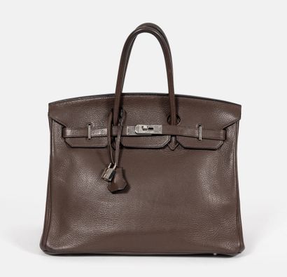 HERMES
Sac Birkin en veau togo chocolat,...