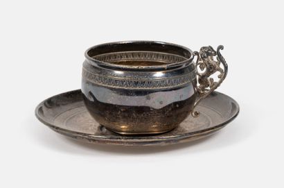 Tasse et sous tasse en argent (950) à décor...