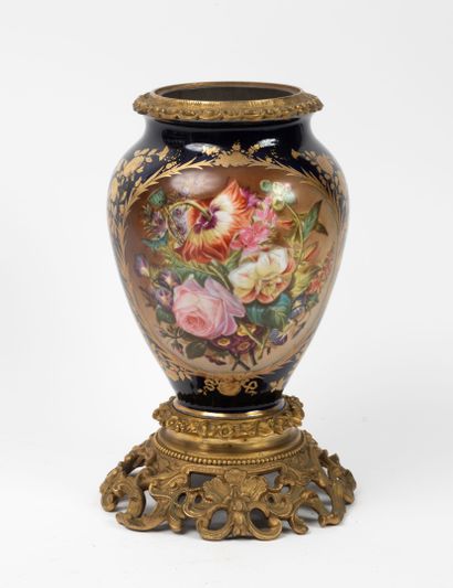 Paris porcelain baluster vase with polychrome...