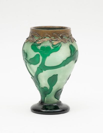DAUM NANCY
Petit vase parlant de forme balustre...