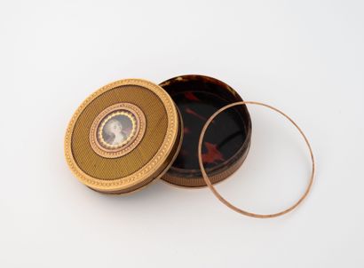 FRANCE, 1770-1780
Boîte drageoir circulaire...