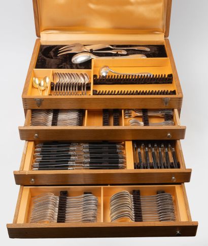 Partie de ménagère (recomposée) en métal...