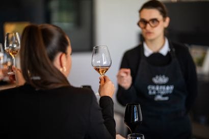 Expérience vigneronne unique avec la création...