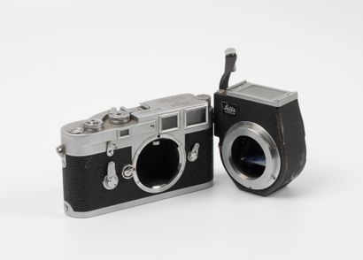 Leitz camera.
Chrome-plated Leica M3 double-armed...