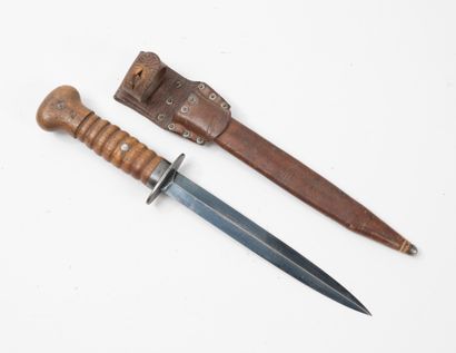 HOLLANDE
Stormdolk M 1917 fighting knife...