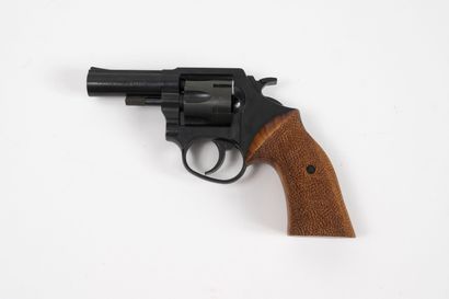 4 gas or blank alarm revolvers, patinated...