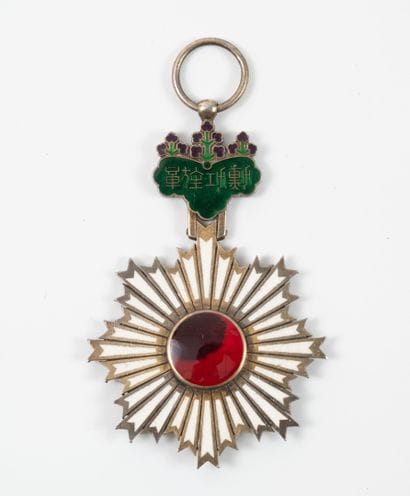JAPON
Order of the Rising Sun (1875).
Silver...
