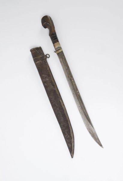 Yatagan-type saber (composite)
Handle with...