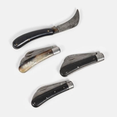 BOULAY...
4 grafting knives, some signed.
Single-...