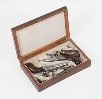 FRANCE, vers 1770-1780
LALLEMAND in Tours.
Nice...