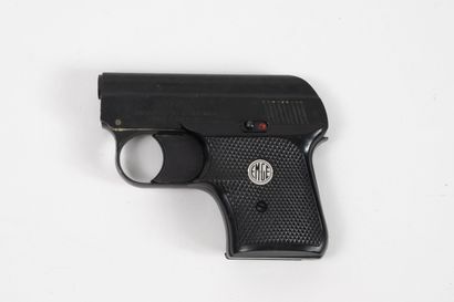 ALLEMAGNE
2 alarm or blank guns, blackened...