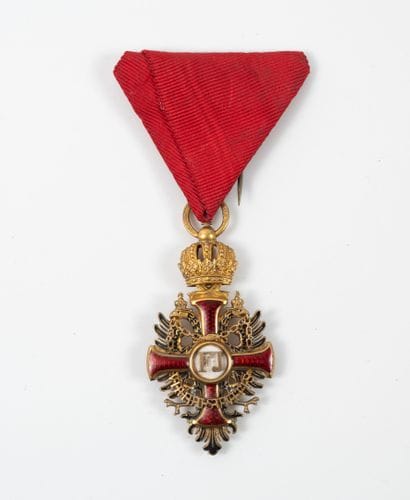 AUTRICHE
Order of François Joseph.
Cross...