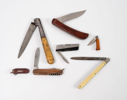 NEFIT, OPINEL (mini), POUDRILLE...
Set of...