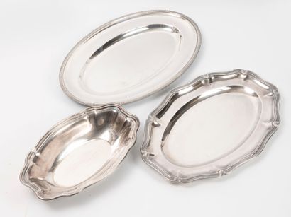 Ensemble de 3 plats de service en métal argenté...