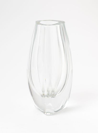 BACCARAT
Vase.
En cristal.
Signé du cachet...