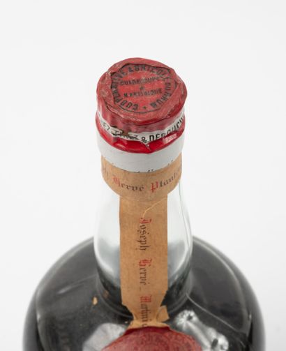 RHUM
1 bouteille de Rhum Joseph Hervé, Martinique,...