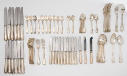 Partie de ménagère en métal argenté comprenant...
