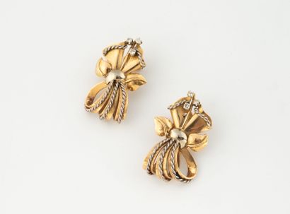 Paire de clips d'oreilles en or jaune (750)...