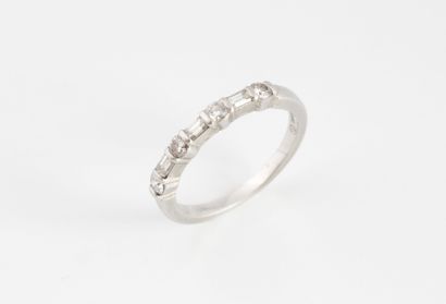 TIFFANY & Co
Platinum ring (850) set with...
