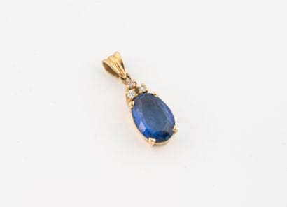 Yellow gold (750) pendant adorned with an...