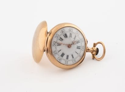 Small pink gold (750) collar watch.
Dial...