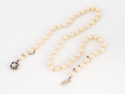 Collier de perles fantaisie, fermoir en métal...