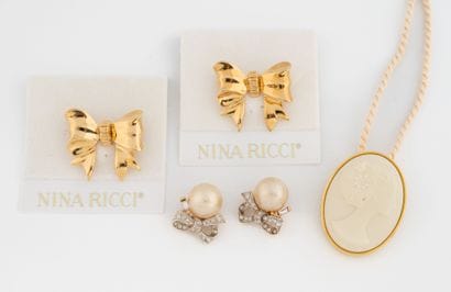 NINA RICCI
Gold-plated metal lot including...