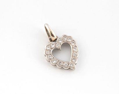 Heart-shaped openwork pendant in white gold...