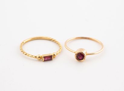 Two rings in yellow gold (750).
One with...