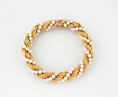 Amati (750) yellow gold bracelet with twisted...