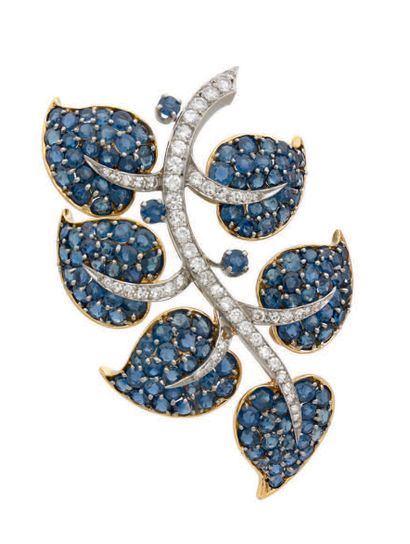 VAN CLEEF & ARPELS, New York
Elegant lapel...