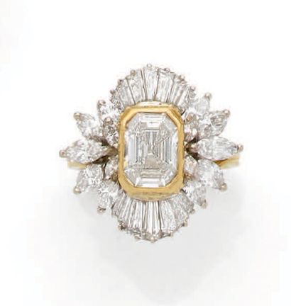 Skirt ring in gold (750 thousandths), partially...