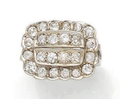 Bague en or gris (750) à plateau rectangulaire,...