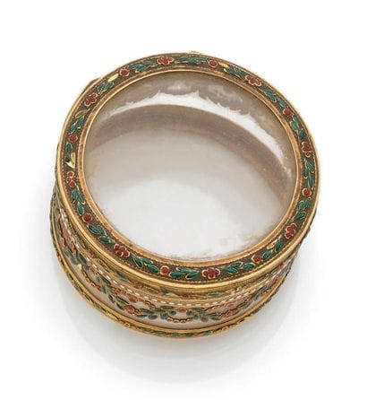 Small circular (tobacco?) rock crystal box...