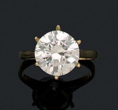 Solitaire ring in gold (750 thousandths),...