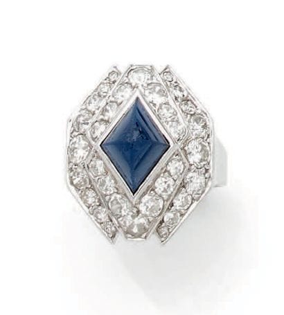 Belle bague en platine (950) à plateau losangique...
