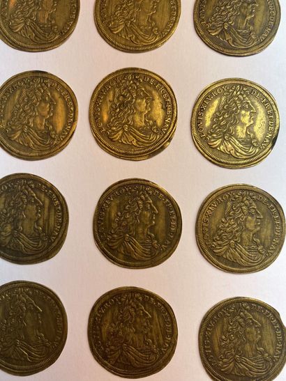 FRANCE
Lot of 21 Louis XIV metal tokens.
Scratches,...