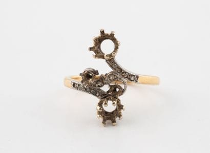 Toi et Moi ring setting in yellow gold (750).
Weight:...