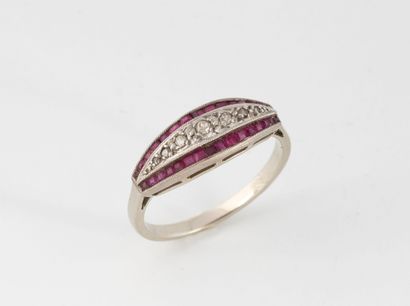 A white gold (750) and platinum (850) ring...