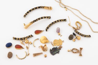 Lot of yellow gold (750) and Egyptian stone...
