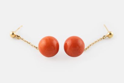 Pair of earrings in yellow gold (750) AC...