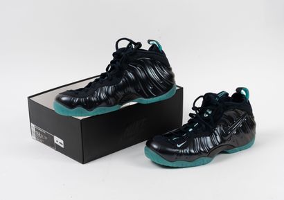 NIKE, Foamposite Dark Obsidian
Pair of Nike,...
