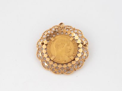 Yellow gold (750) openwork filigree pendant...