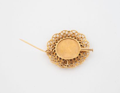 FRANCE
Yellow gold (750) openwork brooch...