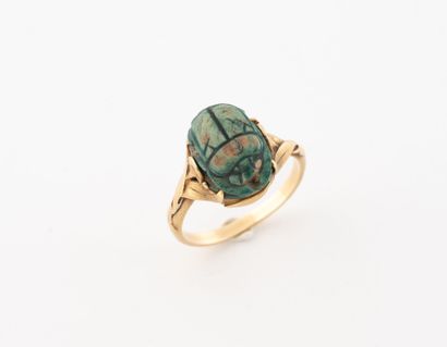 Yellow gold (750) ring set with a beetle...