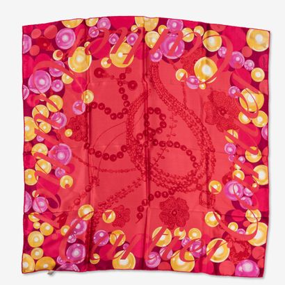 GUCCI et CARTIER
Lot of two scarves including...