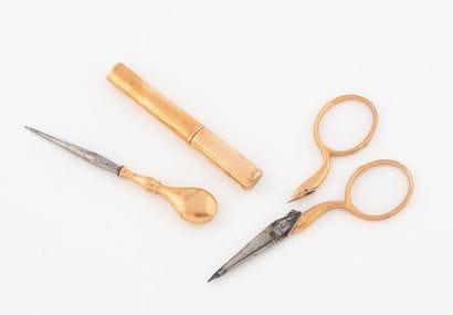 Small sewing set in pink gold (750) comprising...